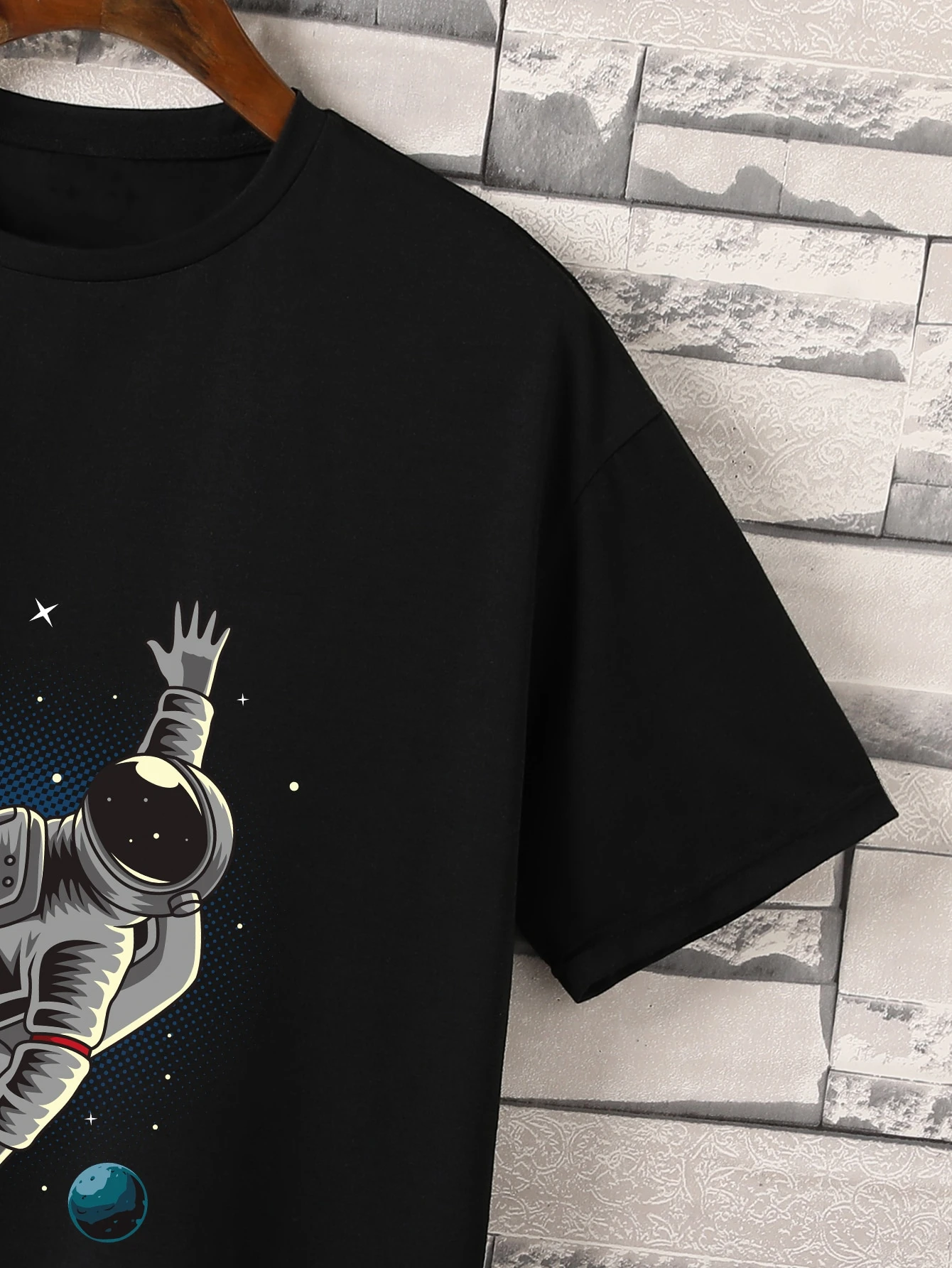 balck Print Casual Short Sleeve T-Shirt .